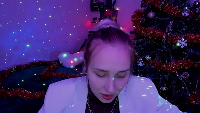 LinaTruly online show from January 2, 11:27 pm