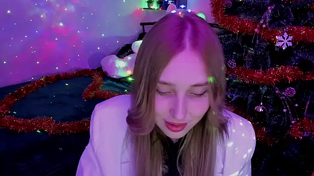 LinaTruly online show from December 28, 8:04 pm