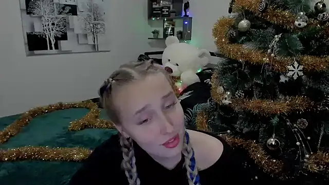 LinaTruly online show from December 14, 11:12 pm