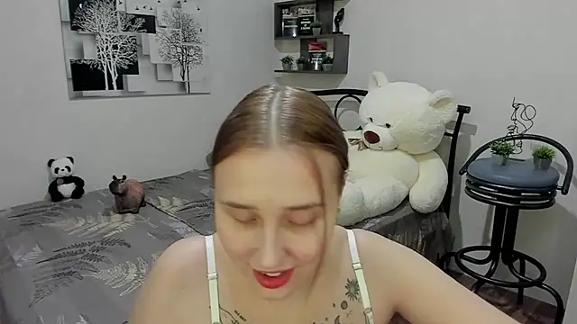 LinaTruly online show from March 18, 12:40 am