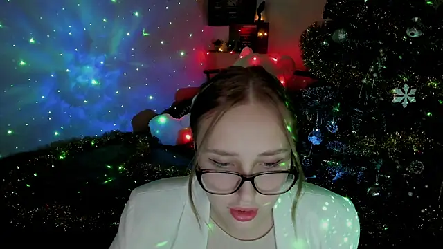 LinaTruly online show from December 30, 8:25 pm