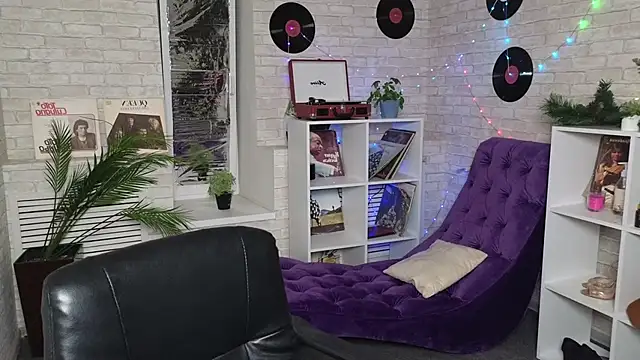 Ruby Rubarb online show from February 1, 2:13 pm