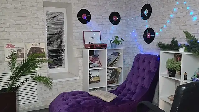 Ruby Rubarb online show from February 11, 5:18 pm