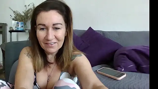 TamaraSweetxo online show from April 30, 8:10 am