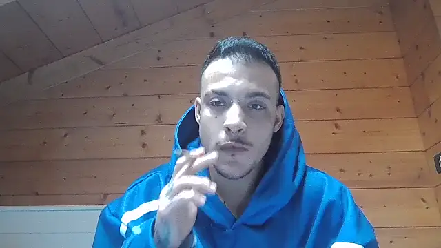 Snapshot of FTM98xxx chatting on February 12, 11:54 am FTM98xxx online show from February 12, 11:54 am