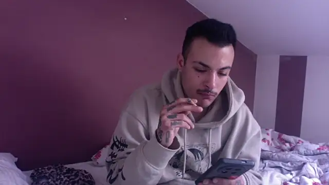 Snapshot of FTM98xxx chatting on March 16, 1:15 pm FTM98xxx online show from March 16, 1:15 pm