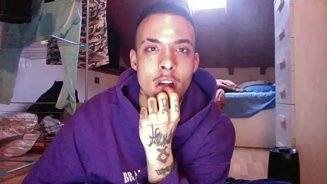 Snapshot of FTM98xxx chatting on February 9, 4:16 pm FTM98xxx online show from February 9, 4:16 pm