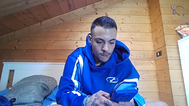 Snapshot of FTM98xxx chatting on February 13, 10:37 am FTM98xxx online show from February 13, 10:37 am