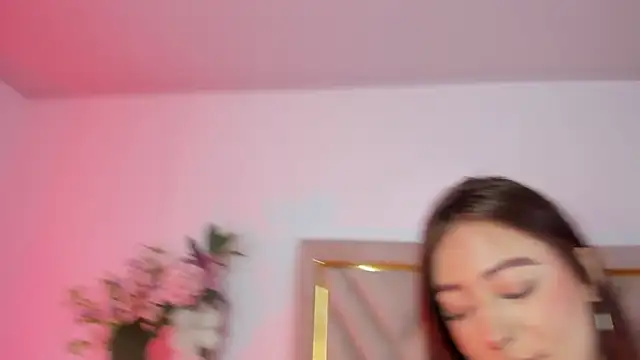 Snapshot of chloe_wilson7 chatting on November 25, 1:39 am chloe wilson7 online show from November 25, 1:39 am