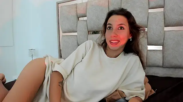 Snapshot of jolie_lov chatting on March 20, 4:31 pm jolie lov online show from March 20, 4:31 pm