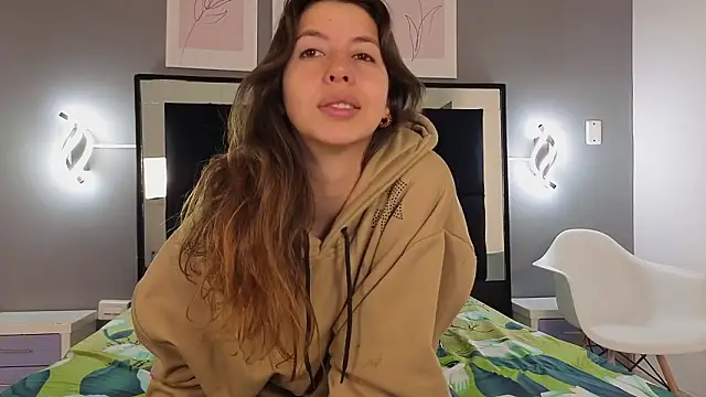 jolie lov online show from February 9, 1:31 pm