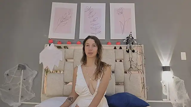 Snapshot of jolie_lov chatting on October 29, 1:21 pm jolie lov online show from October 29, 1:21 pm