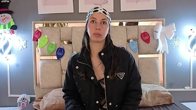 jolie lov online show from December 19, 1:46 pm