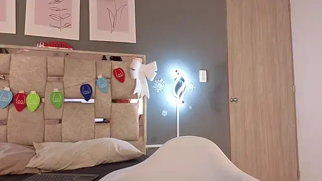 jolie lov online show from December 16, 1:37 pm