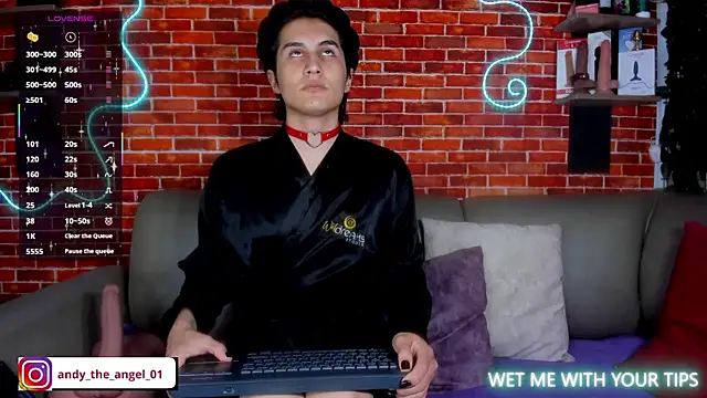 Snapshot of andy_angell1 chatting on September 29, 1:17 pm andy angell1 online show from September 29, 1:17 pm