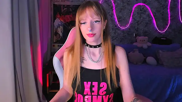 Snapshot of Inma_Lewdness chatting on February 6, 5:40 pm Inma Lewdness online show from February 6, 5:40 pm