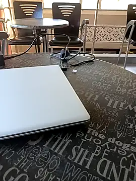 Snapshot of sam458j chatting on February 12, 5:26 pm sam458j online show from February 12, 5:26 pm