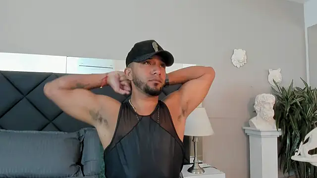 Robin Rief online show from November 18, 3:43 am