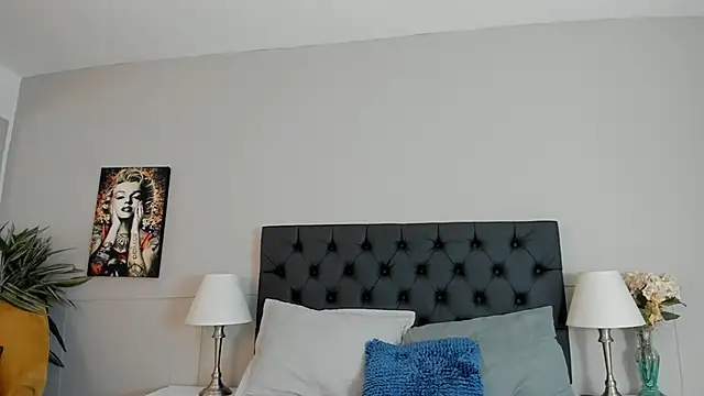 Robin Rief online show from October 2, 3:32 am