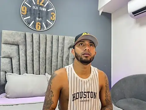 Robin Rief online show from March 25, 7:35 pm