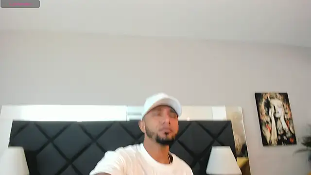 Robin Rief online show from November 15, 3:32 am