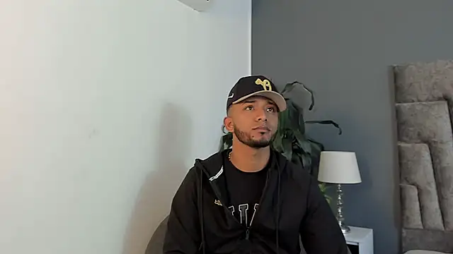 Robin Rief online show from November 29, 3:50 am