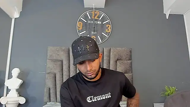 Snapshot of Robin_Rief chatting on June 27, 7:20 pm Robin Rief online show from June 27, 7:20 pm