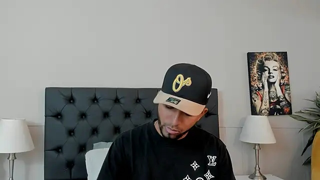 Robin Rief online show from September 29, 3:24 am