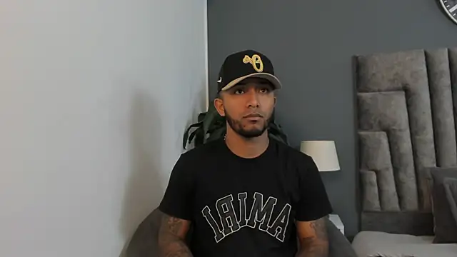 Robin Rief online show from December 3, 3:40 am