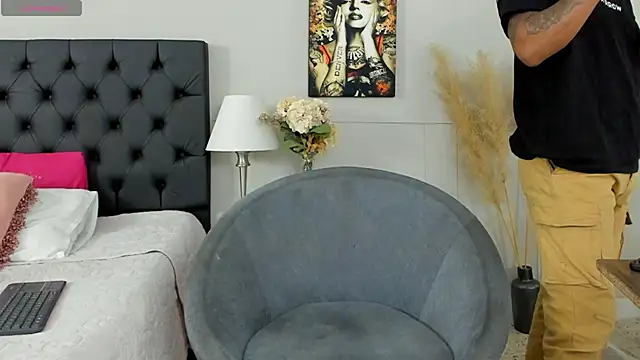 Robin Rief online show from March 12, 3:24 am