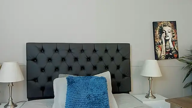 Robin Rief online show from October 1, 3:33 am