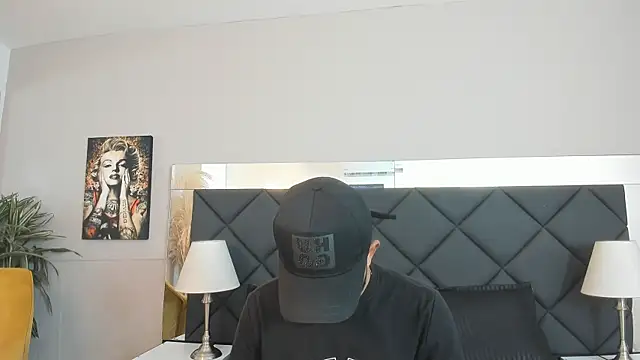 Robin Rief online show from November 11, 3:56 am