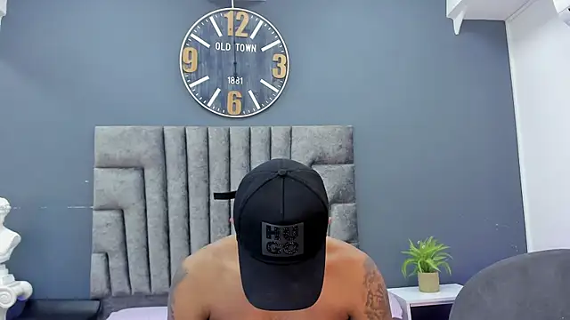 Robin Rief online show from April 6, 8:54 pm