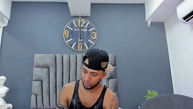 Robin Rief online show from March 29, 7:37 pm