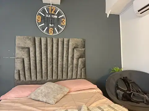 Robin Rief online show from March 14, 7:31 pm