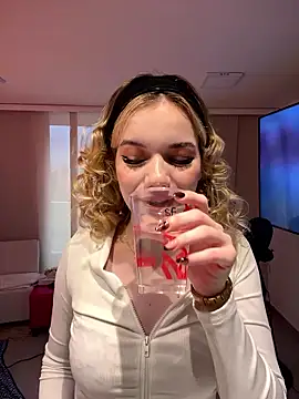 NicoleCut online show from January 12, 11:28 am