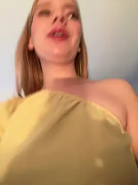 Snapshot of NicoleCut chatting on March 17, 12:04 pm NicoleCut online show from March 17, 12:04 pm