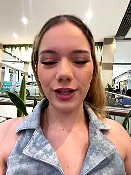 Snapshot of NicoleCut chatting on October 1, 8:02 pm NicoleCut online show from October 1, 8:02 pm