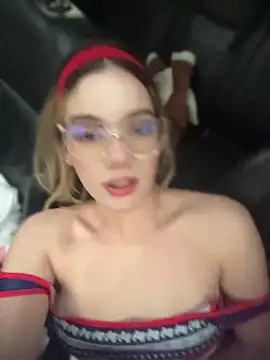 NicoleCut online show from May 1, 10:15 pm