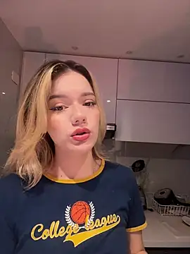 NicoleCut online show from March 13, 11:21 pm