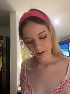 NicoleCut online show from November 7, 10:42 am