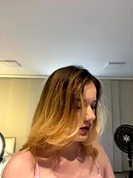 NicoleCut online show from November 20, 9:58 pm