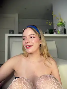 NicoleCut online show from May 13, 9:16 am