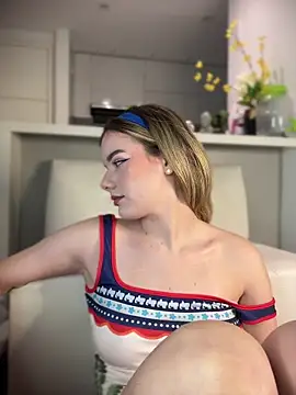 NicoleCut online show from May 21, 9:06 am