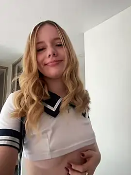 Snapshot of NicoleCut chatting on March 13, 2:01 pm NicoleCut online show from March 13, 2:01 pm