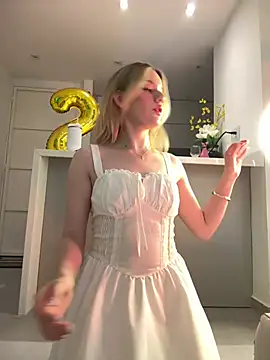 NicoleCut online show from February 10, 11:42 am