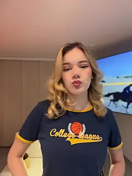 NicoleCut online show from March 27, 11:16 pm