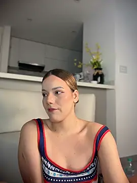 NicoleCut online show from May 31, 9:37 pm