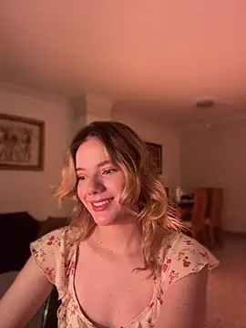 NicoleCut online show from April 24, 9:55 am