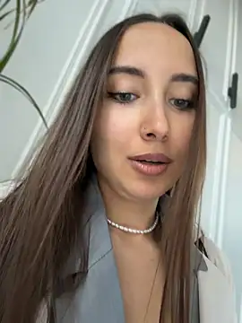 Snapshot of VelvetVixenI chatting on July 12, 5:03 pm VelvetVixenI online show from July 12, 5:03 pm